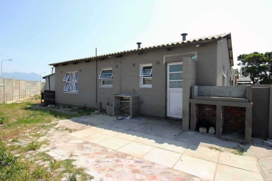 3 Bedroom Property for Sale in Elsies River Western Cape